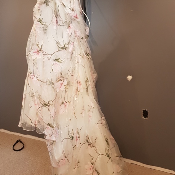 Wedding dress - Picture 4 of 7